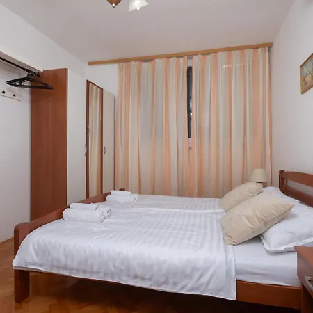 Apartamento Val 2 *